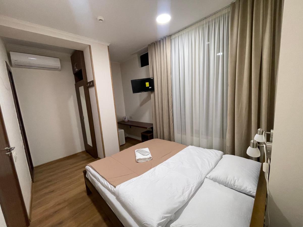 Hotel Art Family Tbilisi Zimmer foto